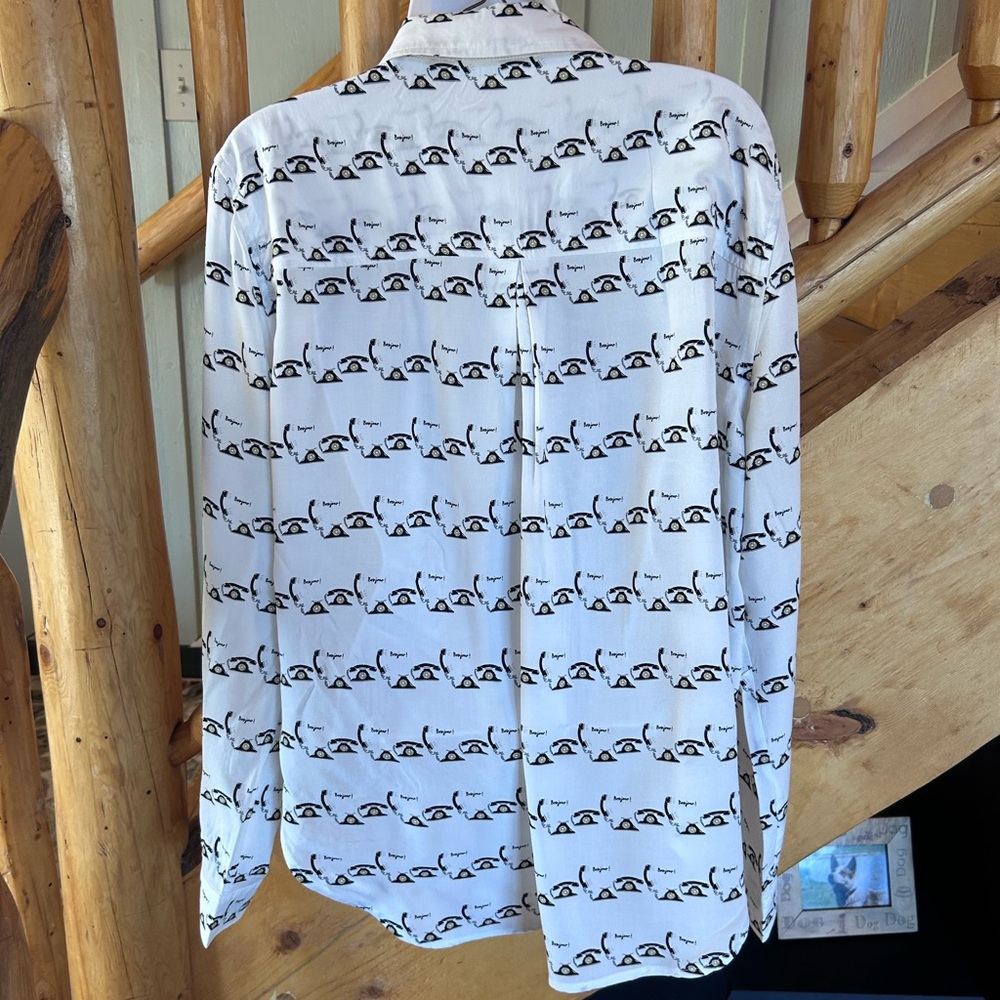 Jane & Delancey Telephone Novelty Print Bonjour Black and White Blouse - Picture 5 of 10